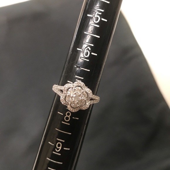 NWT Silver Beautiful Flower Ring - Picture 6 of 12